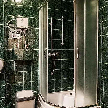 Flyfly , Darmowy Parking , Rezerwuj Przez Urzadzenia Mobilne -10 Procent * ヴロツワフ