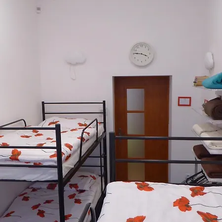 Flyfly , Darmowy Parking , Rezerwuj Przez Urzadzenia Mobilne -10 Procent * ヴロツワフ