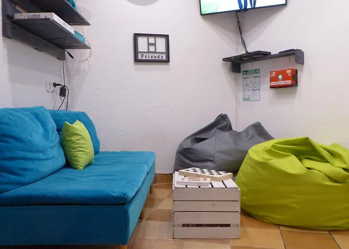 Hostel Flyfly , Darmowy Parking , Rezerwuj Przez Urzadzenia Mobilne -10 Procent *