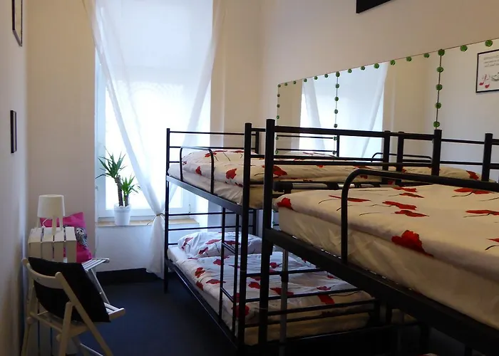 Hostel Flyfly , Darmowy Parking , Rezerwuj Przez Urzadzenia Mobilne -10 Procent *