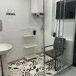 Hostel Flyfly , Darmowy Parking , Rezerwuj Przez Urzadzenia Mobilne -10 Procent *