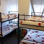 Hostel Flyfly , Darmowy Parking , Rezerwuj Przez Urzadzenia Mobilne -10 Procent *