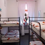 Hostel Flyfly , Darmowy Parking , Rezerwuj Przez Urzadzenia Mobilne -10 Procent *