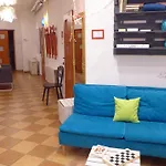 Hostel Flyfly , Darmowy Parking , Rezerwuj Przez Urzadzenia Mobilne -10 Procent *