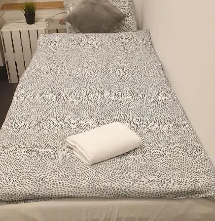 Flyfly , Darmowy Parking , Rezerwuj Przez Urzadzenia Mobilne -10 Procent *