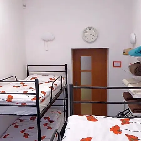 Flyfly , Darmowy Parking , Rezerwuj Przez Urzadzenia Mobilne -10 Procent * Breslau