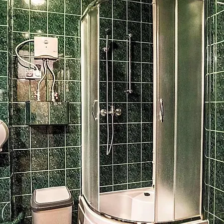 Hostel Flyfly , Darmowy Parking , Rezerwuj Przez Urzadzenia Mobilne -10 Procent *