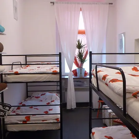 Hostel Flyfly , Darmowy Parking , Rezerwuj Przez Urzadzenia Mobilne -10 Procent *