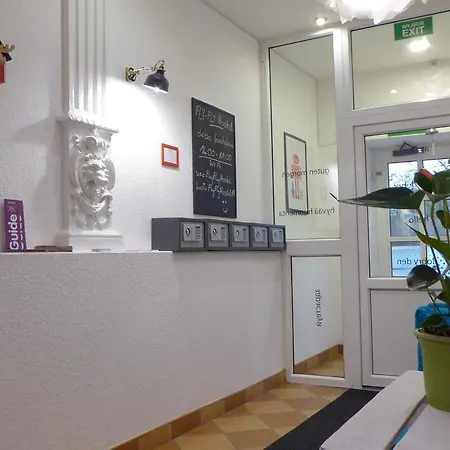 Flyfly , Darmowy Parking , Rezerwuj Przez Urzadzenia Mobilne -10 Procent * Breslau