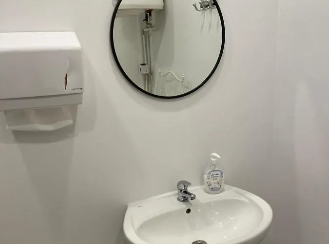 Flyfly , Darmowy Parking , Rezerwuj Przez Urzadzenia Mobilne -10 Procent * Wroclaw