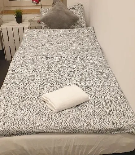 Flyfly , Darmowy Parking , Rezerwuj Przez Urzadzenia Mobilne -10 Procent *