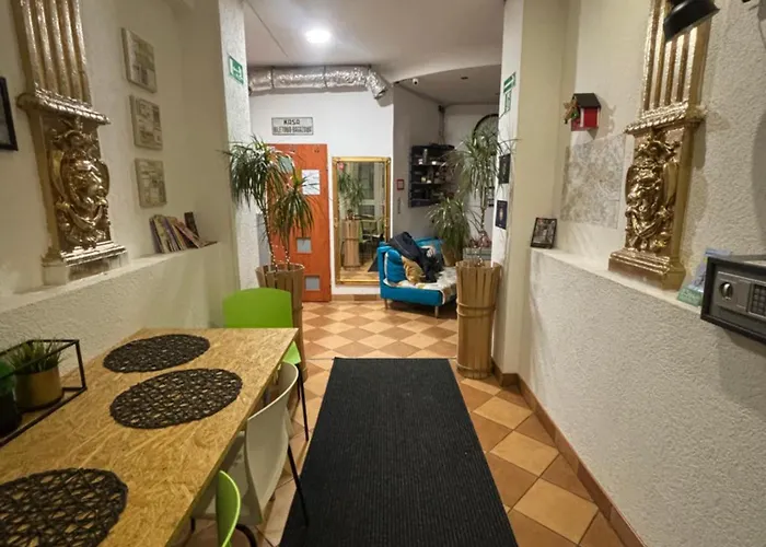 Hostel Flyfly , Darmowy Parking , Rezerwuj Przez Urzadzenia Mobilne -10 Procent