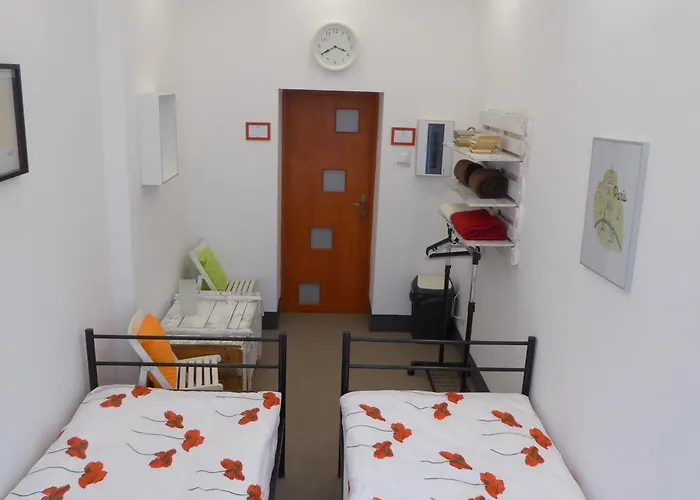 Hostel Flyfly , Darmowy Parking , Rezerwuj Przez Urzadzenia Mobilne -10 Procent *