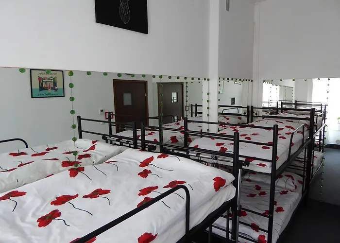 Flyfly , Darmowy Parking , Rezerwuj Przez Urzadzenia Mobilne -10 Procent * Wroclaw