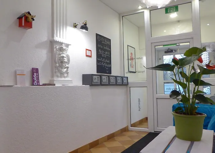 Flyfly , Darmowy Parking , Rezerwuj Przez Urzadzenia Mobilne -10 Procent * Wroclaw