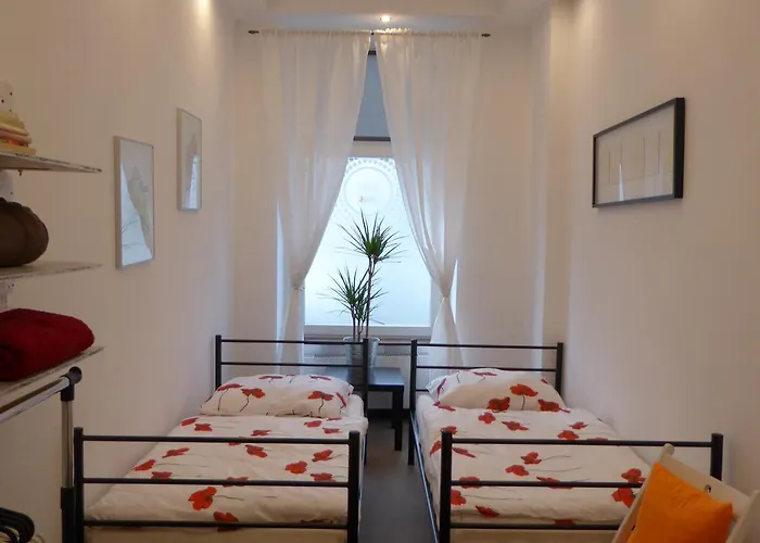 Hostel Flyfly , Darmowy Parking , Rezerwuj Przez Urzadzenia Mobilne -10 Procent *