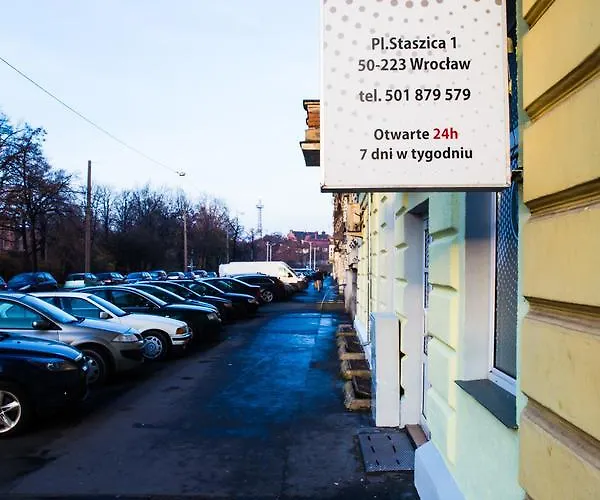 Flyfly , Darmowy Parking , Rezerwuj Przez Urzadzenia Mobilne -10 Procent * Wroclaw