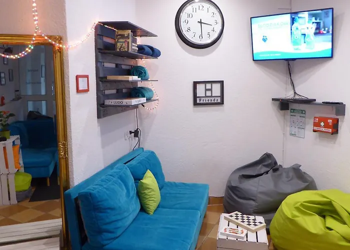 Hostel Flyfly , Darmowy Parking , Rezerwuj Przez Urzadzenia Mobilne -10 Procent *